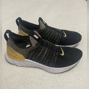 Nike react phantom size 7